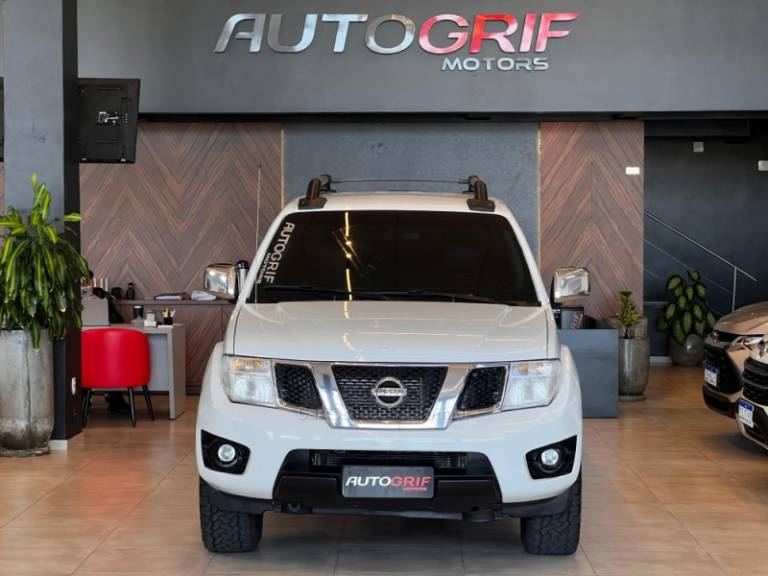 NISSAN - FRONTIER - 2015/2015 - Branca - R$ 105.900,00