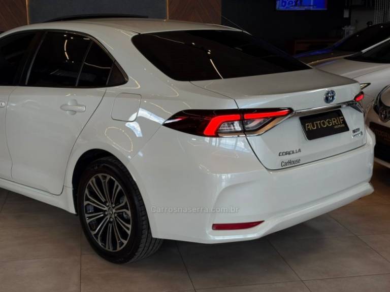 TOYOTA - COROLLA - 2020/2020 - Branca - R$ 131.900,00