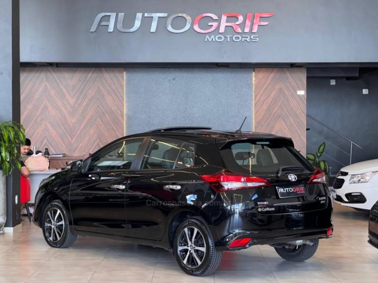 TOYOTA - YARIS - 2018/2019 - Preta - R$ 84.900,00