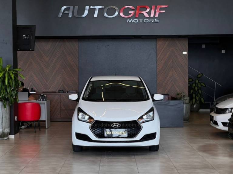HYUNDAI - HB20S - 2018/2019 - Branca - R$ 55.900,00