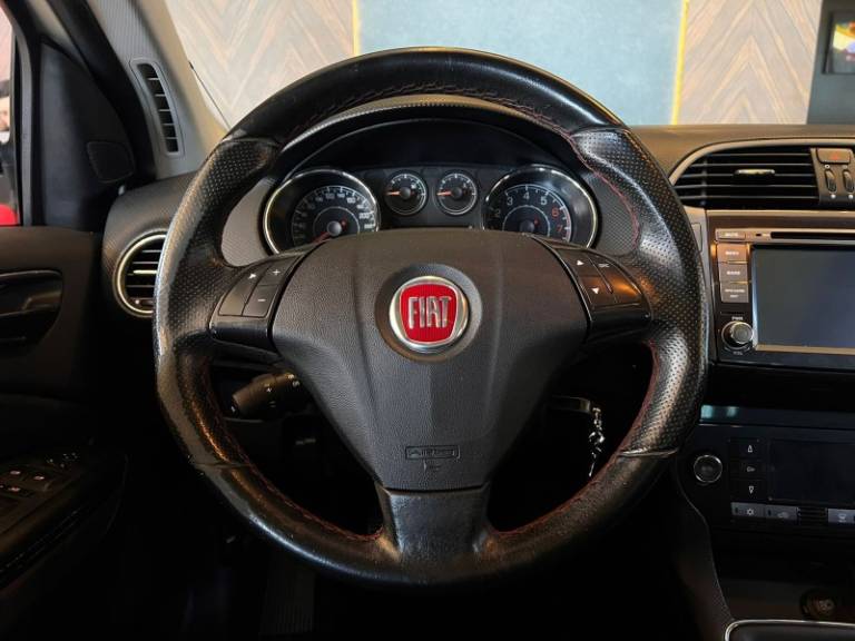 FIAT - BRAVO - 2012/2013 - Branca - R$ 44.900,00