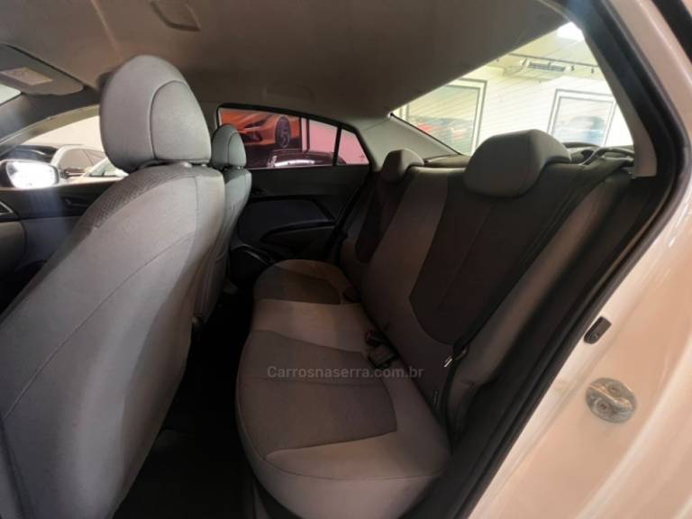 HYUNDAI - HB20S - 2018/2019 - Branca - R$ 55.900,00