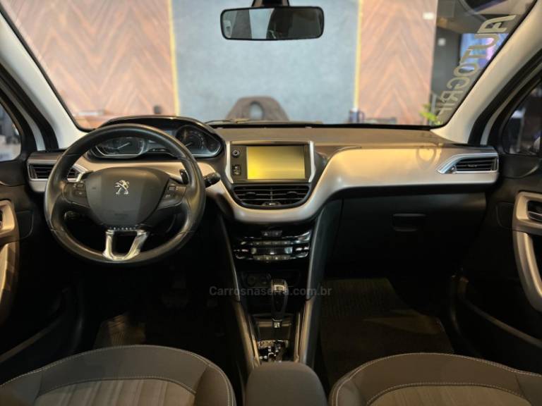 PEUGEOT - 208 - 2017/2017 - Branca - R$ 58.900,00