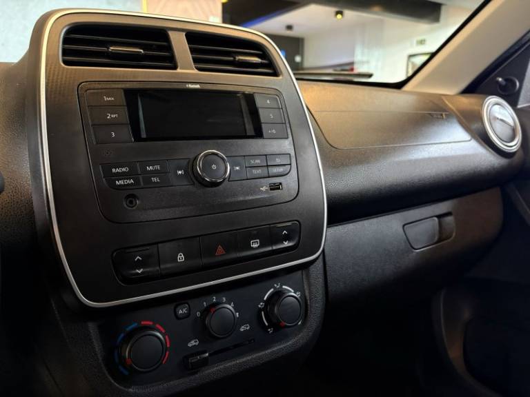 RENAULT - KWID - 2021/2021 - Branca - R$ 39.900,00