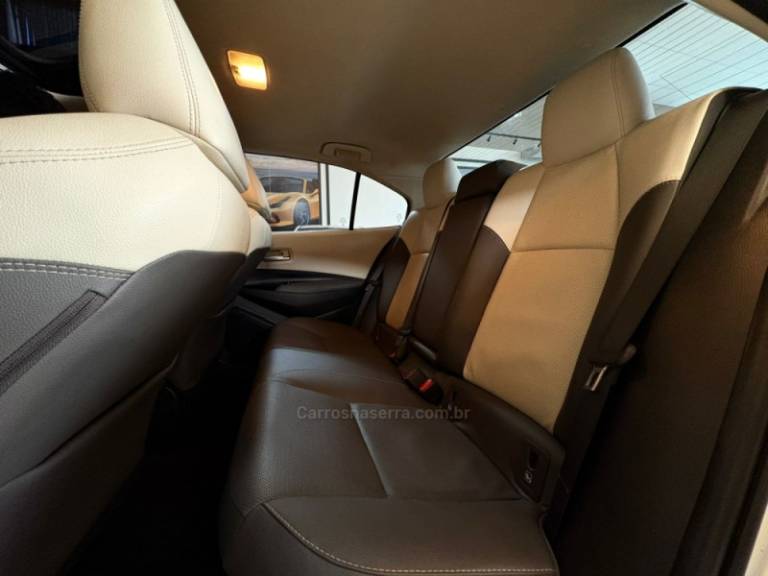 TOYOTA - COROLLA - 2020/2020 - Branca - R$ 131.900,00