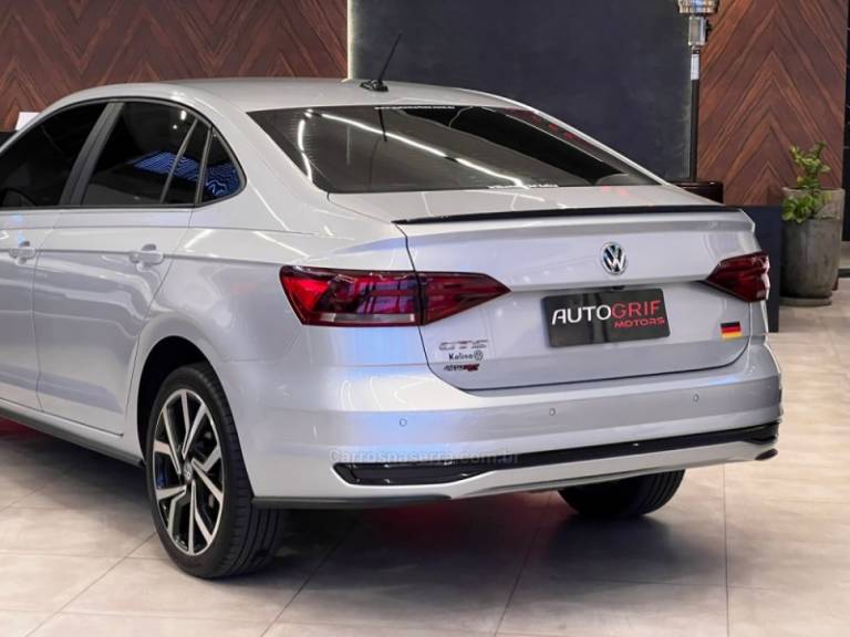 VOLKSWAGEN - VIRTUS - 2021/2022 - Prata - R$ 125.900,00