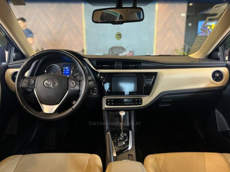 TOYOTA - COROLLA - 2018/2018 - Preta - R$ 106.900,00