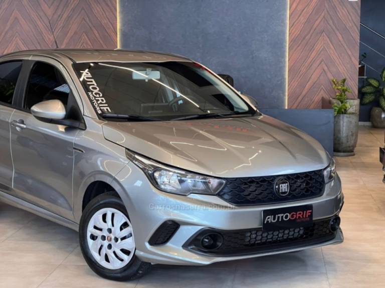 FIAT - ARGO - 2018/2019 - Prata - R$ 55.900,00