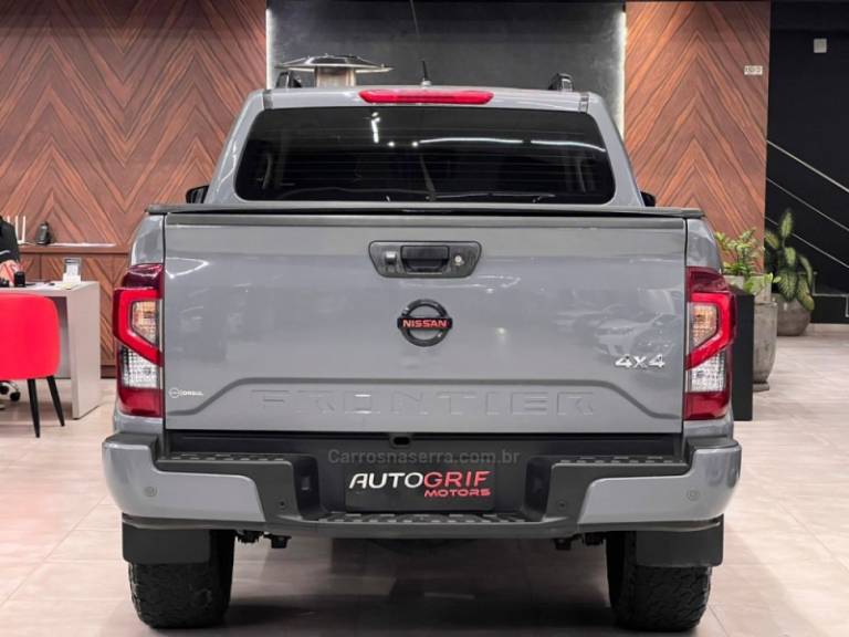 NISSAN - FRONTIER - 2022/2023 - Cinza - R$ 234.900,00