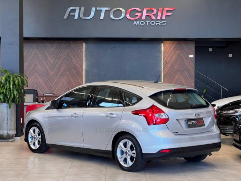 FORD - FOCUS - 2014/2015 - Prata - R$ 56.900,00