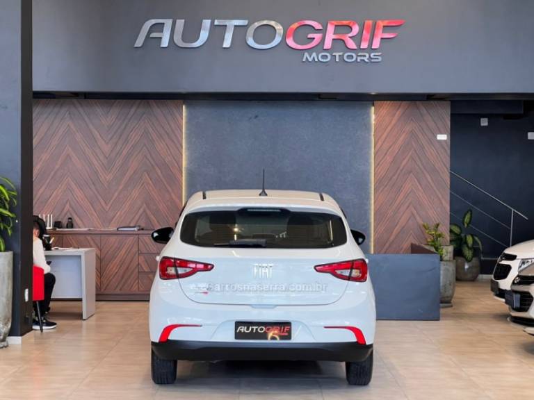 FIAT - ARGO - 2017/2018 - Branca - R$ 53.900,00