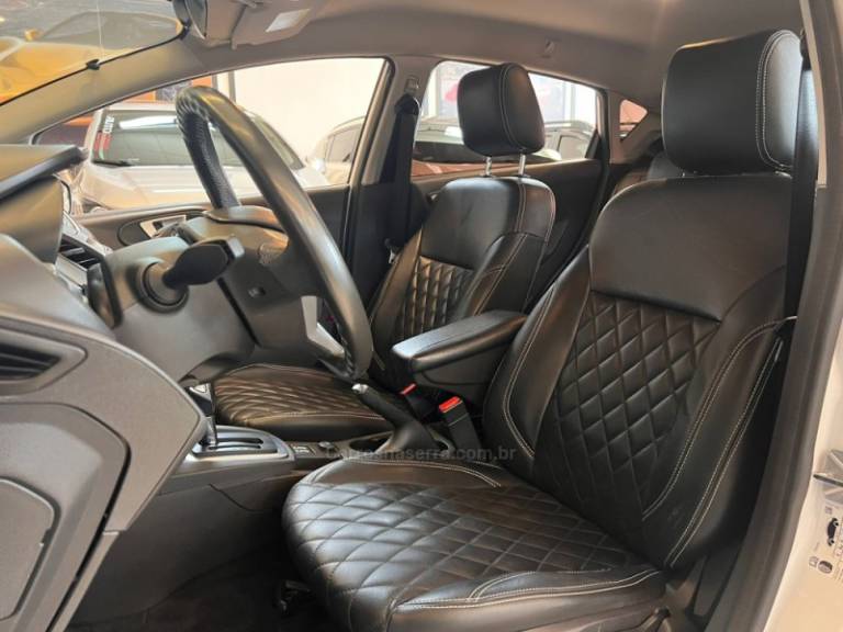FORD - FIESTA - 2018/2018 - Branca - R$ 63.900,00