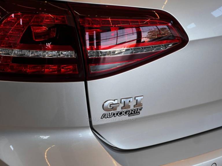 VOLKSWAGEN - GOLF - 2016/2016 - Prata - R$ 139.900,00