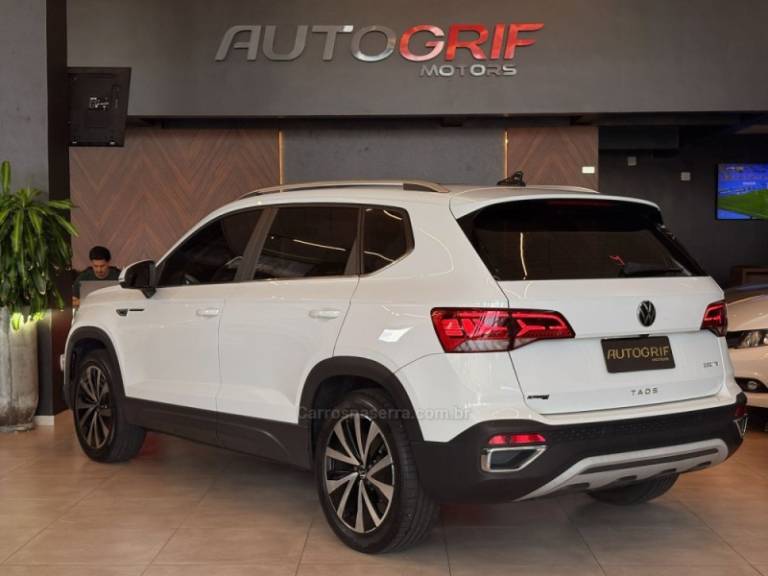 VOLKSWAGEN - TAOS - 2021/2022 - Branca - R$ 143.900,00