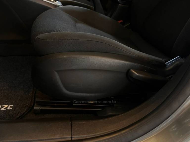 CHEVROLET - CRUZE - 2013/2013 - Cinza - R$ 57.900,00