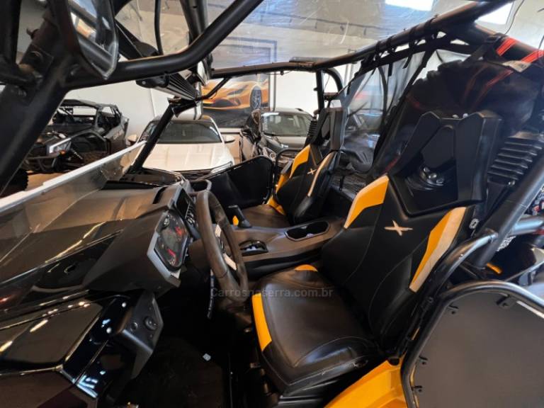 CAN-AM - MAVERICK XRS - 2016/2016 - Amarela - R$ 59.900,00
