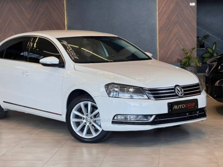 VOLKSWAGEN - PASSAT - 2012/2012 - Branca - R$ 63.900,00