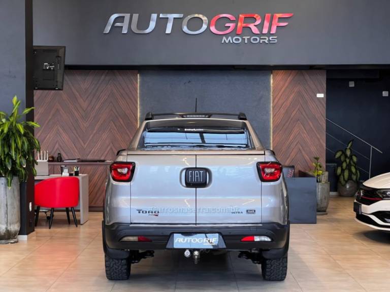 FIAT - TORO - 2022/2022 - Cinza - R$ 143.900,00
