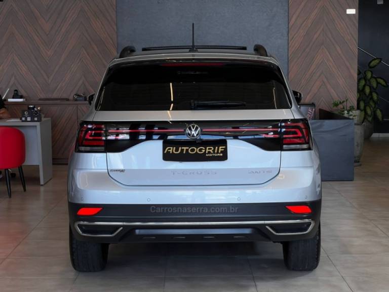 VOLKSWAGEN - T-CROSS - 2021/2022 - Prata - R$ 109.900,00