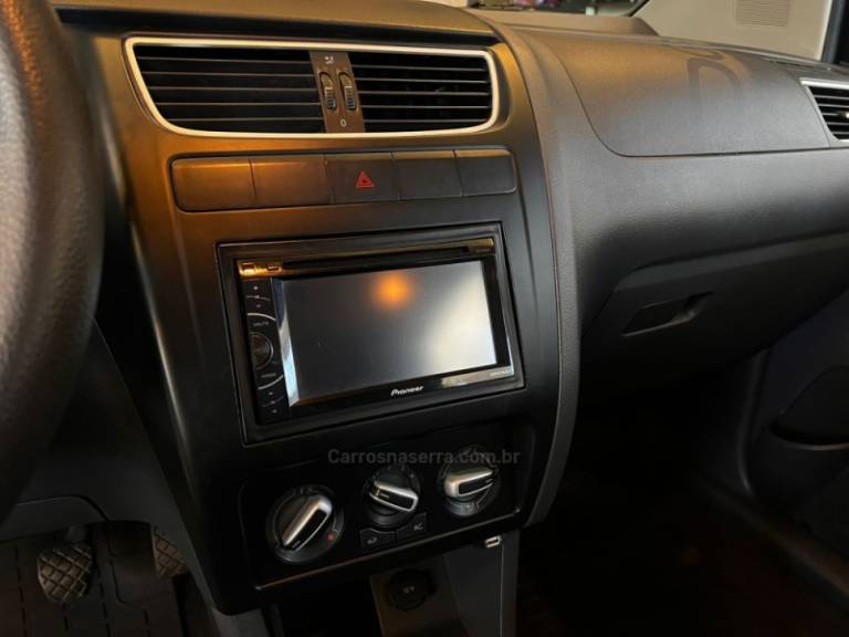 VOLKSWAGEN - FOX - 2013/2013 - Cinza - R$ 41.900,00