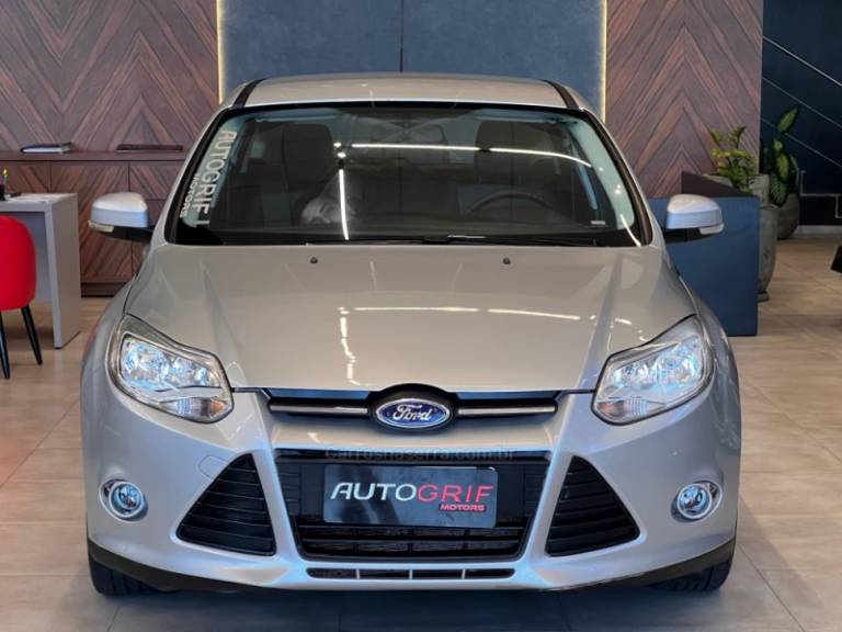 FORD - FOCUS - 2014/2015 - Prata - R$ 56.900,00