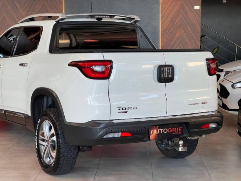 FIAT - TORO - 2018/2018 - Branca - R$ 84.900,00