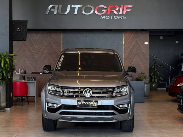 VOLKSWAGEN - AMAROK - 2022/2022 - Prata - R$ 185.900,00