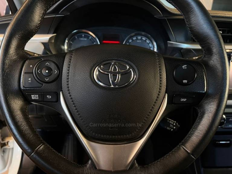 TOYOTA - COROLLA - 2015/2015 - Branca - R$ 88.900,00