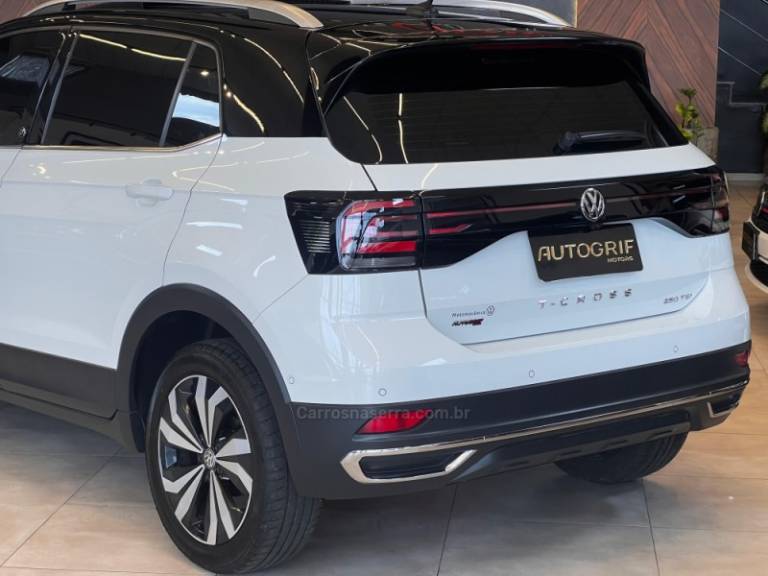 VOLKSWAGEN - T-CROSS - 2021/2021 - Branca - R$ 121.900,00