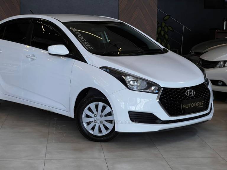 HYUNDAI - HB20S - 2018/2019 - Branca - R$ 55.900,00