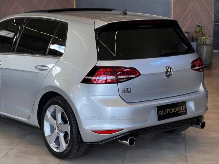 VOLKSWAGEN - GOLF - 2016/2016 - Prata - R$ 139.900,00