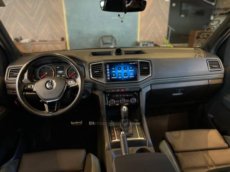 VOLKSWAGEN - AMAROK - 2024/2025 - Preta - R$ 326.900,00