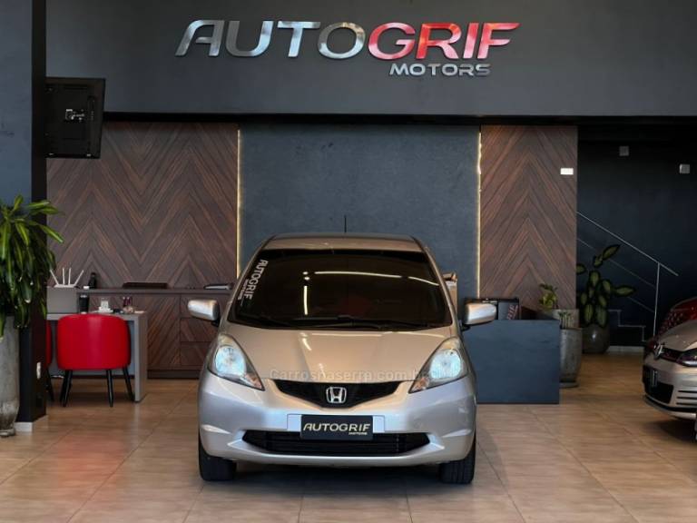 HONDA - FIT - 2010/2010 - Prata - R$ 47.900,00