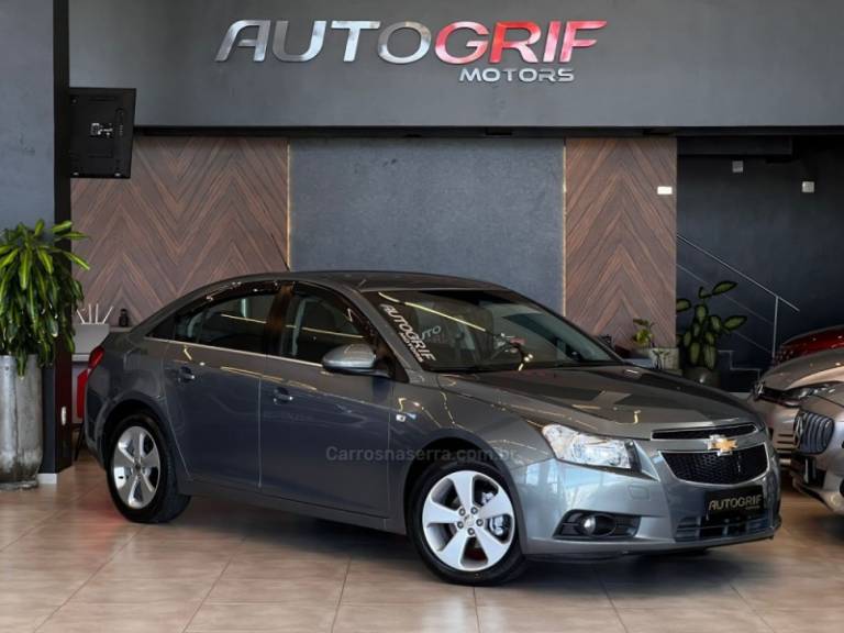 CHEVROLET - CRUZE - 2013/2013 - Cinza - R$ 57.900,00
