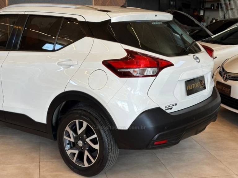 NISSAN - KICKS - 2019/2019 - Branca - R$ 80.900,00