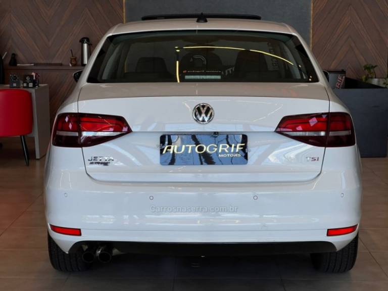 VOLKSWAGEN - JETTA - 2017/2017 - Branca - R$ 84.900,00