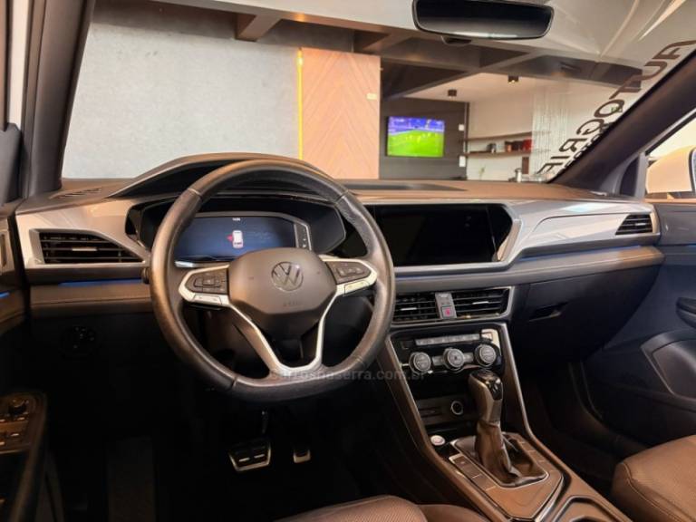 VOLKSWAGEN - TAOS - 2021/2022 - Branca - R$ 143.900,00