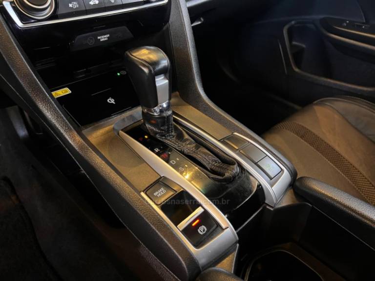 HONDA - CIVIC - 2019/2020 - Preta - R$ 146.900,00
