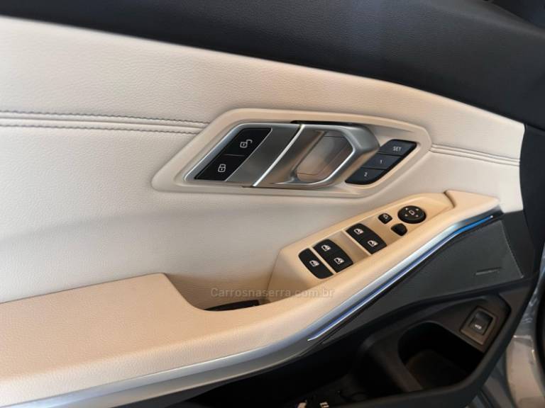 BMW - 320I - 2022/2023 - Cinza - R$ 319.900,00