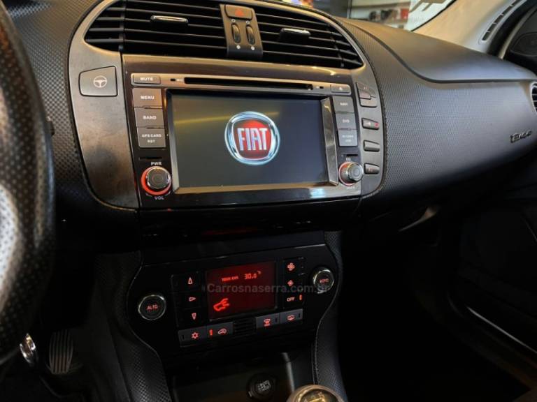FIAT - BRAVO - 2012/2013 - Branca - R$ 44.900,00