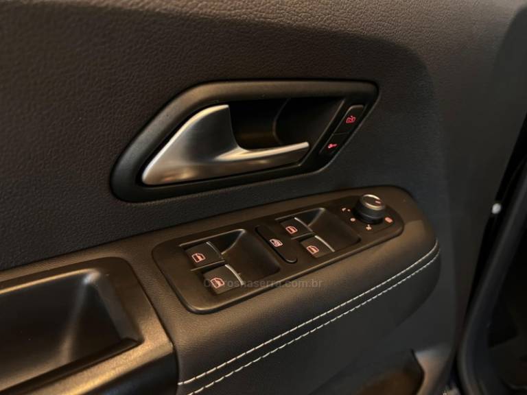 VOLKSWAGEN - AMAROK - 2024/2025 - Preta - R$ 326.900,00