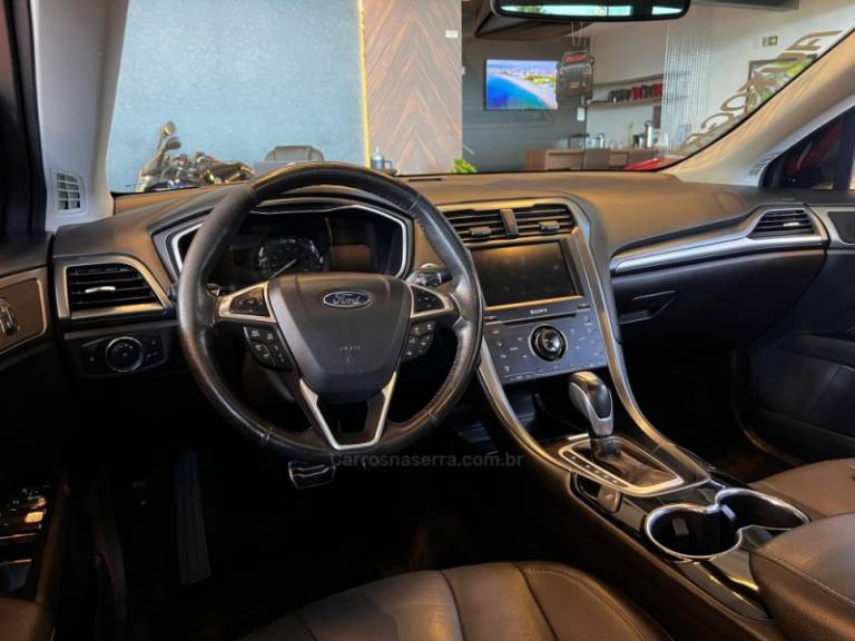 FORD - FUSION - 2015/2015 - Prata - R$ 81.900,00