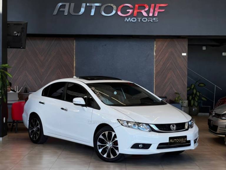 HONDA - CIVIC - 2015/2016 - Branca - R$ 88.900,00