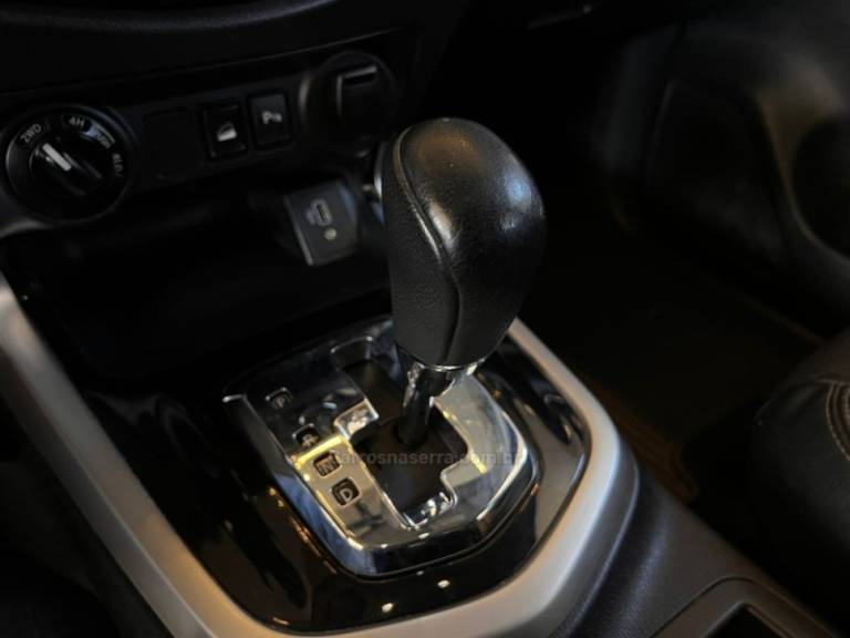 NISSAN - FRONTIER - 2019/2019 - Prata - R$ 139.900,00