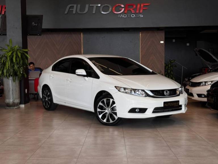 HONDA - CIVIC - 2016/2016 - Branca - R$ 81.900,00