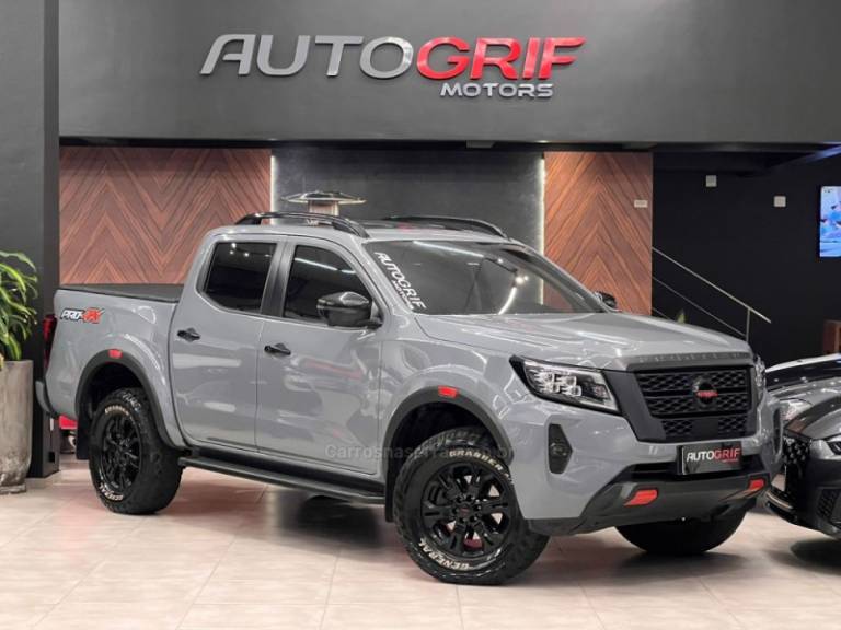 NISSAN - FRONTIER - 2022/2023 - Cinza - R$ 234.900,00