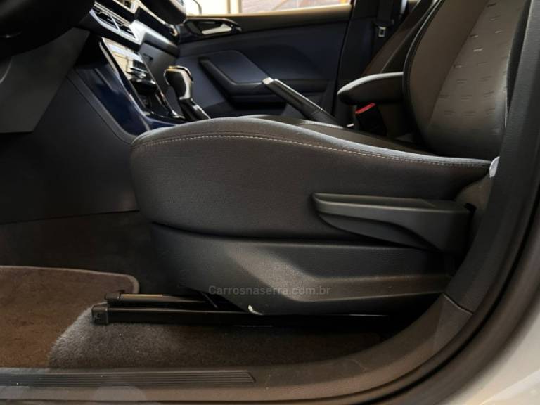 VOLKSWAGEN - T-CROSS - 2021/2022 - Prata - R$ 109.900,00