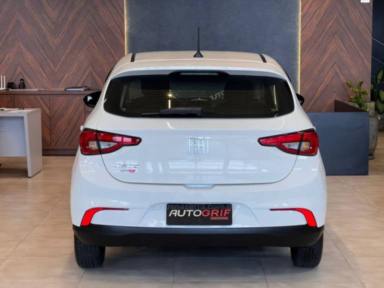 FIAT - ARGO - 2017/2018 - Branca - R$ 53.900,00