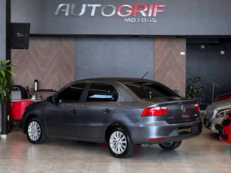 VOLKSWAGEN - VOYAGE - 2018/2019 - Cinza - R$ 51.900,00