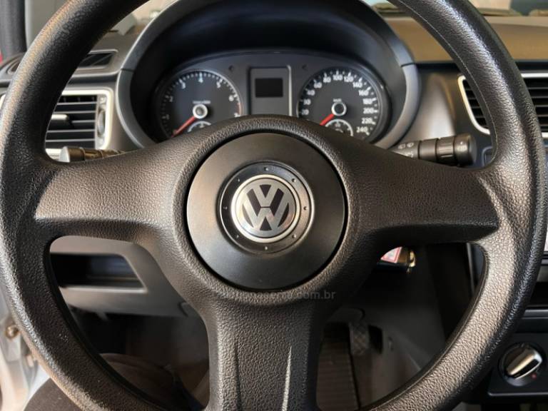 VOLKSWAGEN - FOX - 2012/2012 - Prata - R$ 38.900,00